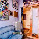Charming Bright Colosseum Apartment *