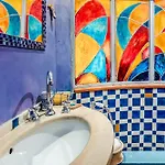 Charming Bright Colosseum Apartment
