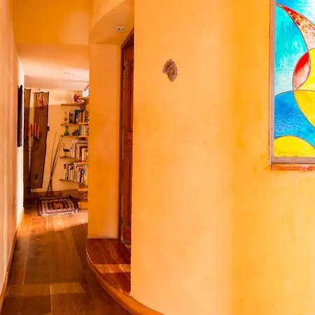 Charming Bright Colosseum Apartment Rom