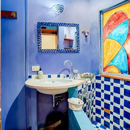 Charming Bright Colosseum Rom