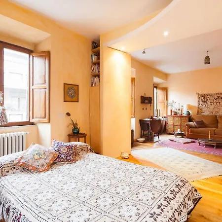 Charming Bright Colosseum * Rom